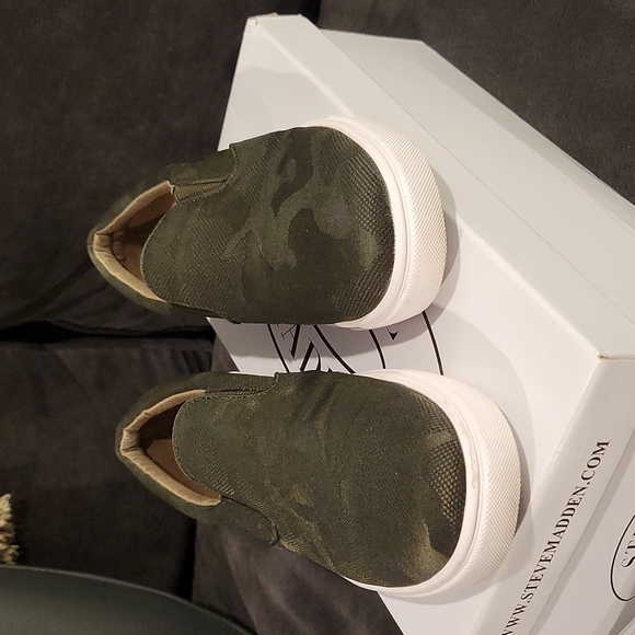 Steve Madden Slip-on Sneaker - Picture 2 of 8